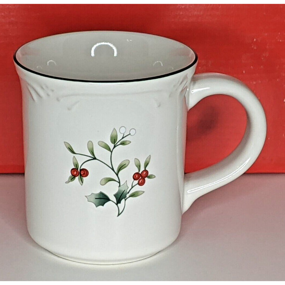 Pfaltzgraff Winterberry Flat Bottom Coffee Mugs Set of 4 Perfect Condition 8 oz. - Picture 3 of 10